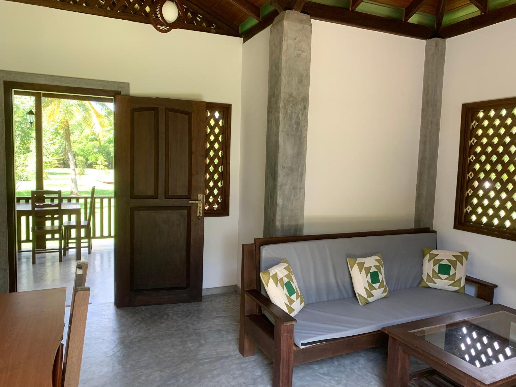 Villa De Lagoon View Tangalle Buitenkant foto